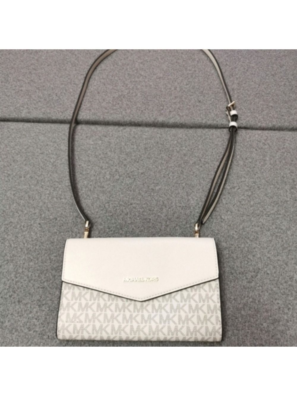 Authentic Michael Kors Jet Set Envelope Crossbody Wallet On Chain White Canvas